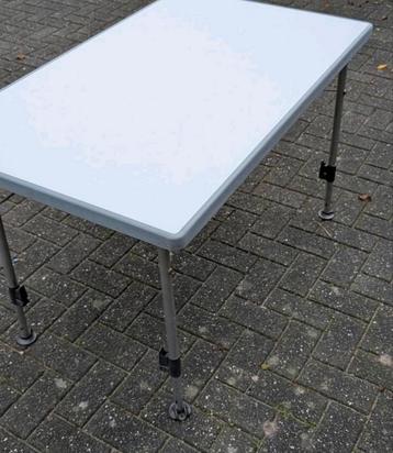 45 eu Camping tafel degelijk zgan campingtafel

 beschikbaar voor biedingen