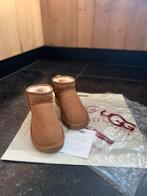 Nieuwe Uggs - Maat 41 (valt als 40), Kleding | Dames, Schoenen, Ophalen of Verzenden, Nieuw, Bruin, Pantoffels of Sloffen