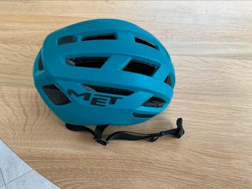 MET Fietshelm beschikbaar voor biedingen