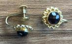Vintage 14 karaat gouden oorbellen met granaat ca. 1960, Sieraden, Tassen en Uiterlijk, Antieke sieraden, Ophalen of Verzenden