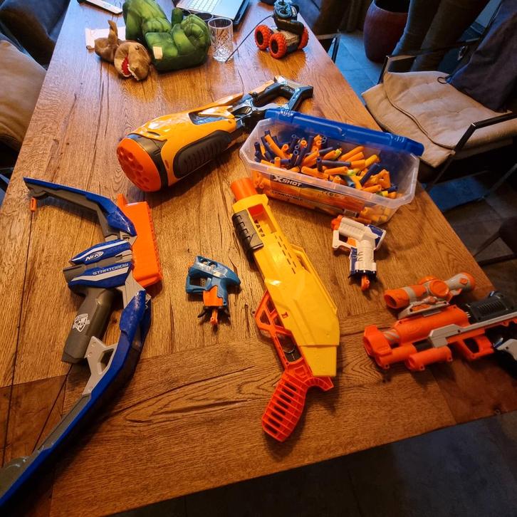 Nerf Set: Minigun, Shotgun, Pistolen, Stratobow, Kinderen en Baby's, Speelgoed | Overig, Gebruikt, Jongen of Meisje, Ophalen