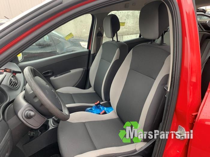 Bekleding Set (compleet) van een Renault Clio, Auto-onderdelen, Interieur en Bekleding, Renault, Gebruikt, 3 maanden garantie