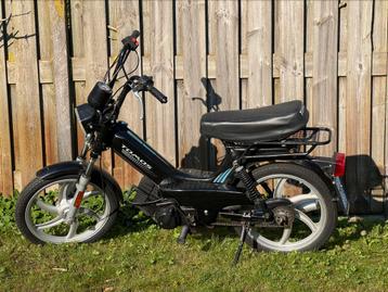 Tomos, zwart beschikbaar voor biedingen