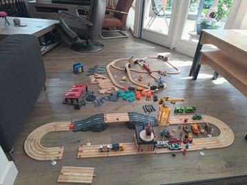 Playtive uitgebreide treinbaan, bouwplaats, loods, snelweg beschikbaar voor biedingen