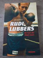 Rudi Lubbers - De man die bleef staan, Boeken, Ophalen of Verzenden, Gelezen, John van Ierland