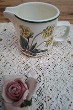 Wedgwood Florabunda melkkannetje, Slanke Sleutelbloem, Huis en Inrichting, Keuken | Servies, Gebruikt, -, -, Overige typen