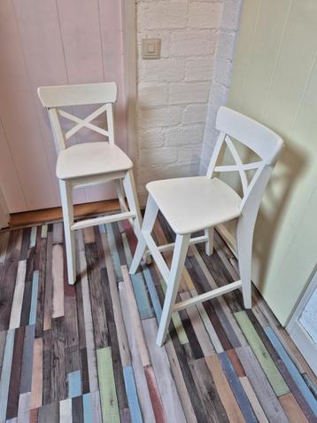 2 Kinderstoelen - Wit Hout beschikbaar voor biedingen