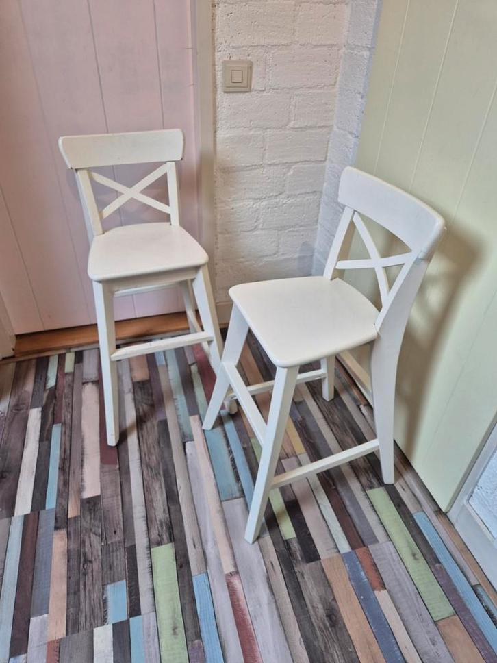 2 Kinderstoelen - Wit Hout, Huis en Inrichting, Barkrukken, Gebruikt, 30 tot 60 cm, Hout, 2 krukken, Ophalen