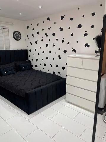 New bed with mattress with mattress included free delivery  beschikbaar voor biedingen