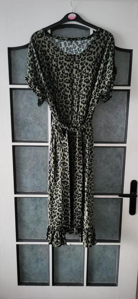 Groen/zwarte jurk met pantermotief, maat xl, Kleding | Dames, Jurken, Zo goed als nieuw, Maat 46/48 (XL) of groter, Groen, Ophalen of Verzenden