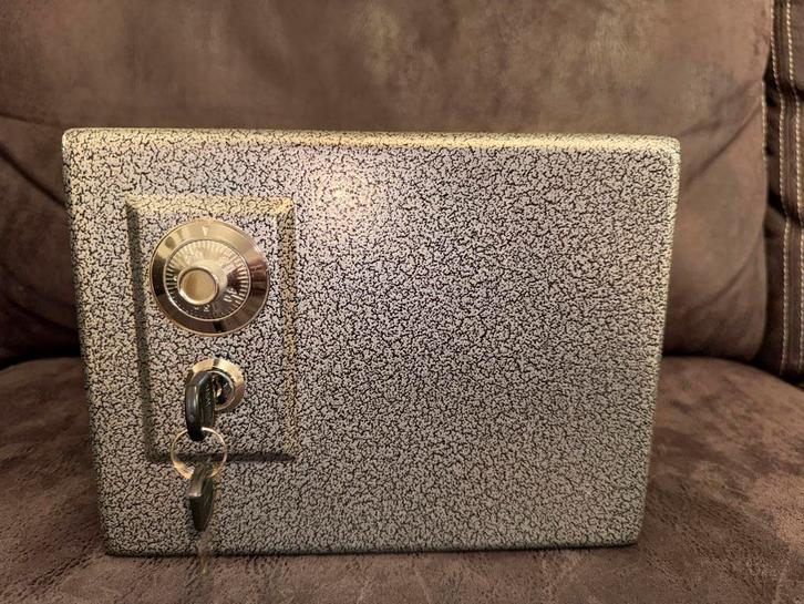 Rabobank Kinderkluis / Spaarpot, Verzamelen, Spaarpotten, Zo goed als nieuw, Overige thema's, Metaal of Blik, Ophalen of Verzenden