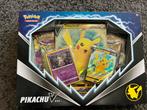 Pikachu V Box - 2x fussion strike. 4x, Ophalen of Verzenden, Zo goed als nieuw, Losse kaart, Foil