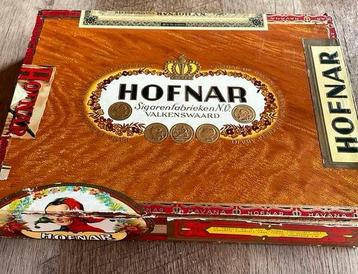 Fraai geëtiketteerd sigarenkistje Hofnar beschikbaar voor biedingen
