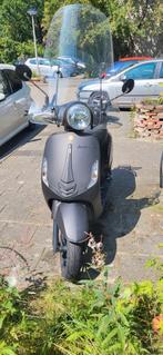 Sourini Scooter 25km/u - 2022, Fietsen en Brommers, Snorfietsen en Snorscooters, Ophalen, Gebruikt, Benzine, Overige merken