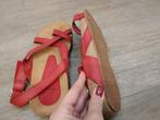 Zomerse rode slippers - Maat 38, Kleding | Dames, Schoenen, Slippers, Ophalen of Verzenden, Gedragen, Rood