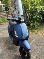 Scooter La Sourini S. Vespa look, Fietsen en Brommers, Snorfietsen en Snorscooters, Ophalen of Verzenden, Zo goed als nieuw, Benzine