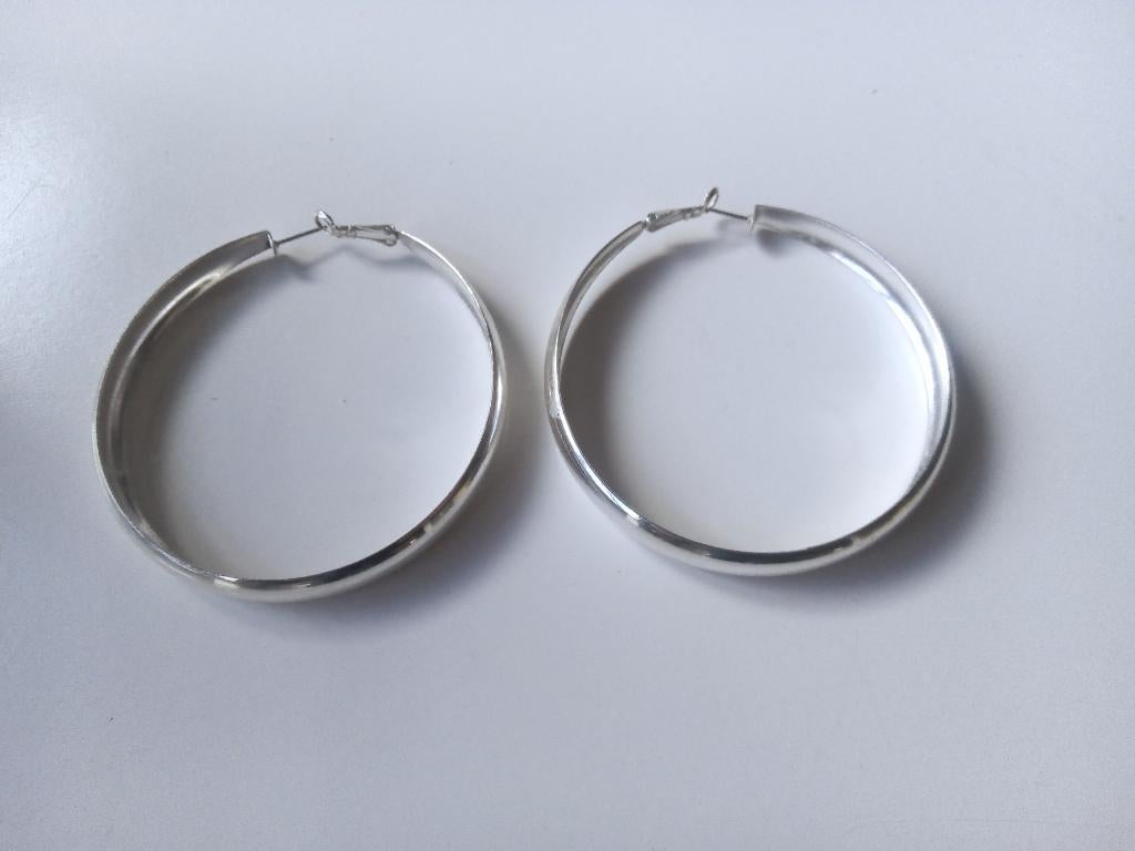 paar zilverkleur creolen oorbellen/hangers, Overige materialen, Ophalen of Verzenden, Zilver, Hangers