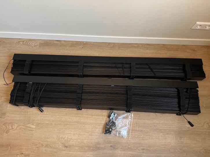2x Houten jaloezieën 65mm ABACHI zwart, Huis en Inrichting, Stoffering | Gordijnen en Lamellen, Zo goed als nieuw, 150 tot 200 cm
