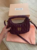 Tasje miumiu miu miu crossbody handtas paars bordeaux, Sieraden, Tassen en Uiterlijk, Tassen | Damestassen, Ophalen of Verzenden