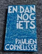 En dan nog iets - Paulien Cornelisse   NIEUW, Boeken, Humor, Nieuw, Ophalen of Verzenden