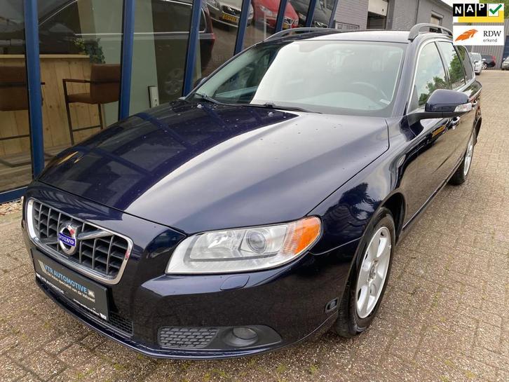 Volvo V70 2.5FT Momentum 230PK H.LEER / ECC / PDC / TREKHAAK, Auto's, Volvo, Bedrijf, Te koop, V70, ABS, Airbags, Airconditioning