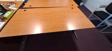 Gratis af te halen! 1 noten houten bureau 180 x 90