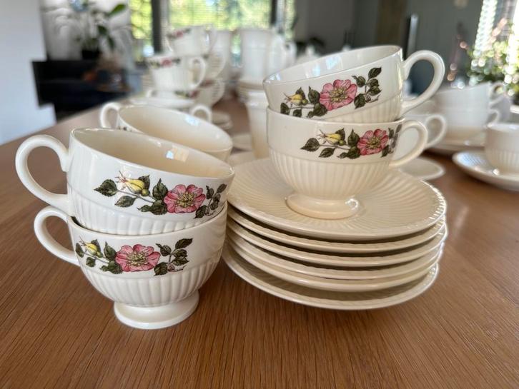 Wedgewood Edme - Wedgewood Briar Rose - Wedgewood Conway, Huis en Inrichting, Keuken | Servies, Zo goed als nieuw, Compleet servies