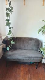 WOOOD Sara tweezitsbank velvet groen - z.g.a.n., Huis en Inrichting, Banken | Sofa's en Chaises Longues, Ophalen, 150 tot 200 cm