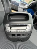 Auto radio + frame Peugeot 107, Auto diversen, Autoradio's, Ophalen of Verzenden, Zo goed als nieuw