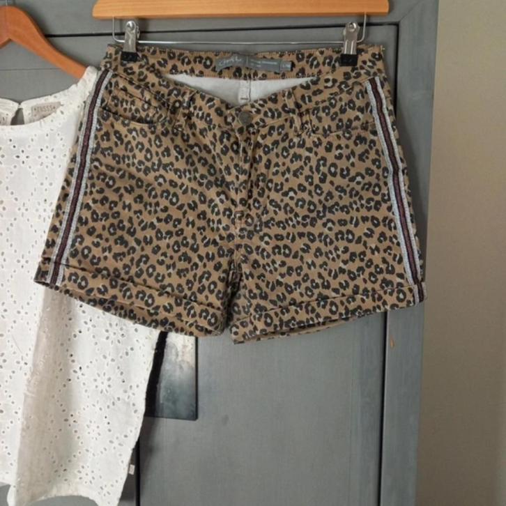 Geisha korte broek L, Kleding | Dames, Broeken en Pantalons, Zo goed als nieuw, Maat 42/44 (L), Kort, Ophalen of Verzenden