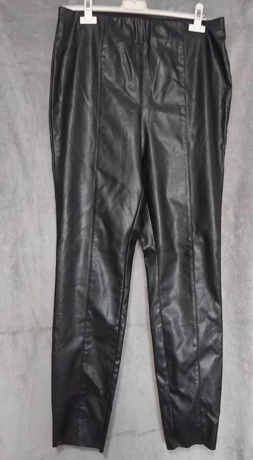 zgan! Prachtige zwarte imitatie leren broek mt 44 beschikbaar voor biedingen