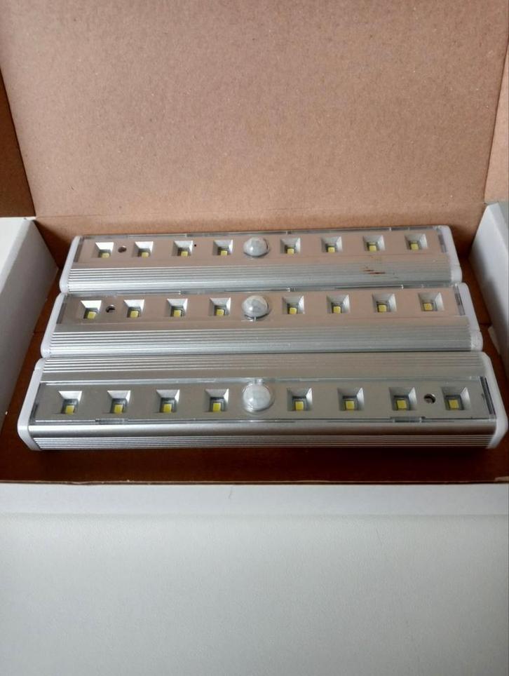 LED Kastverlichting met Bewegingssensor - 3 stuks, Huis en Inrichting, Lampen | Spots, Nieuw, Metaal of Aluminium, Led, Ophalen of Verzenden