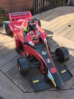 Racewagen met coureur (action man), Hobby en Vrije tijd, Modelbouw | Radiografisch | Auto's, Ophalen, Gebruikt
