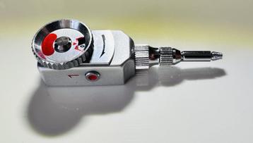 Zeer mooie vintage mechanische zelfontspanner/timer beschikbaar voor biedingen