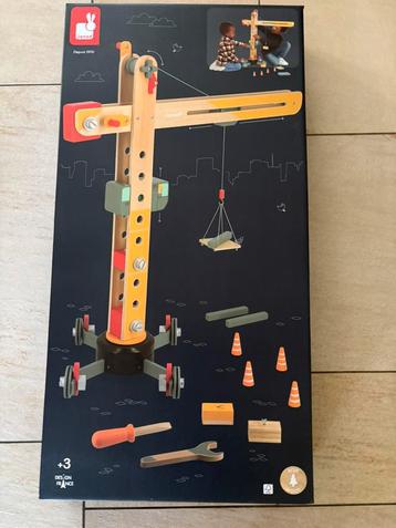Janod houten kraan beschikbaar voor biedingen
