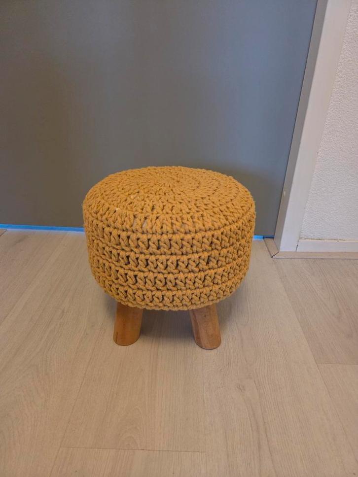 Mooie Retro Poef - Gezellig en Stijlvol!, Huis en Inrichting, Banken | Voetenbanken en Poefen, Ophalen of Verzenden