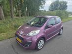 Peugeot 107 1.0 12V 5DR 2013, Voorwielaandrijving, Stof, Zwart, Overige kleuren