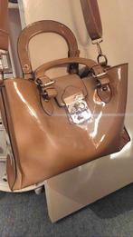 Tom & eva tassen
Dames handtas, kleur Beige.*Nieuwe, Sieraden, Tassen en Uiterlijk, Ophalen of Verzenden, Nieuw, Beige, Handtas