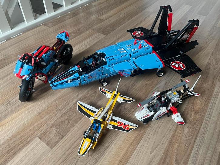 Lego Technic 42066, 42036, 42057 en 42044, Kinderen en Baby's, Speelgoed | Duplo en Lego, Zo goed als nieuw, Lego, Complete set