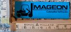 Vintage sticker Mageon Caterpillar heftrucks strip garage, Verzamelen, Stickers, Ophalen of Verzenden