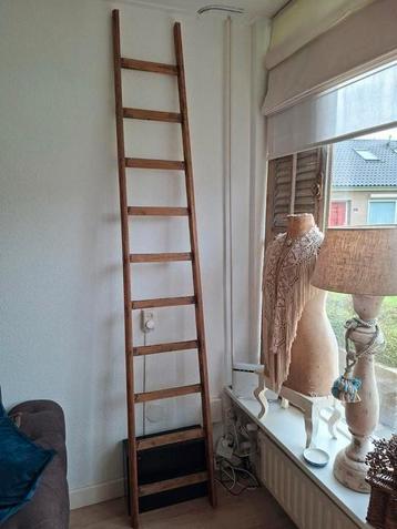 Prachtige brocante antieke plukladder beschikbaar voor biedingen