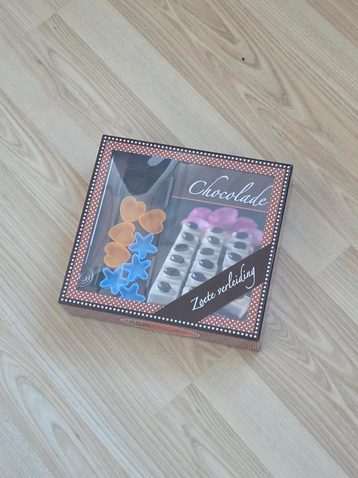 Bonbons & Chocolade Maken Set, Hobby en Vrije tijd, Taarten en Cupcakes maken, Zo goed als nieuw, Boek of Tijdschrift, Taarten of Cupcakes