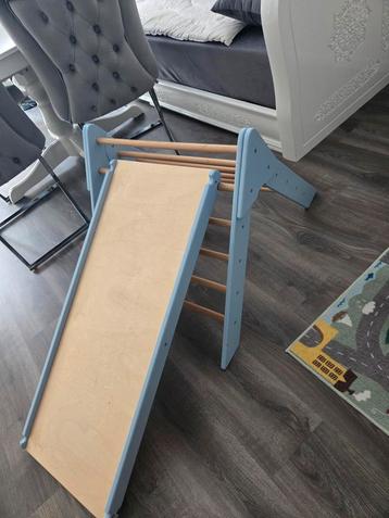 Houten glijbaan! beschikbaar voor biedingen