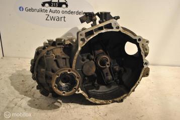5-versnellingsbak cgx Vw Passat B3 1.8('88-'94)02A 300 048X beschikbaar voor biedingen