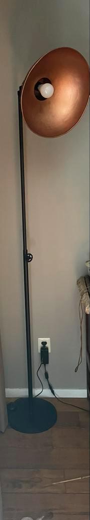 By Mooss Vloerlamp Koper/Zwart Nieuw lamp, Huis en Inrichting, Lampen | Vloerlampen, Nieuw, 150 tot 200 cm, Metaal, Ophalen