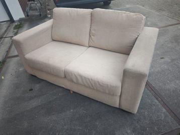 Beige 2-zits bank - Comfortabel en compact beschikbaar voor biedingen