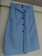Frenken hemelsblauwe poplin doorknoop rok met ceintuur, nw., Maat 38/40 (M), Nieuw, Frenken, Onder de knie