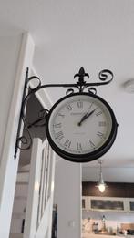 Two sided clock, Huis en Inrichting, Ophalen, Gebruikt, Analoog, Wandklok