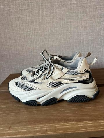 Steve Madden sneakers • maat 39 • beige/zwart beschikbaar voor biedingen