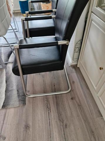 4 stoelen  leer